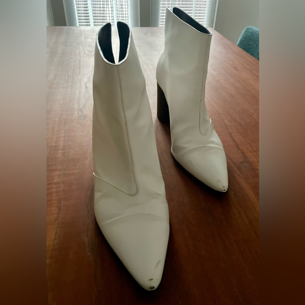 Stella McCartney white ankle boots size 9 (IT 40)